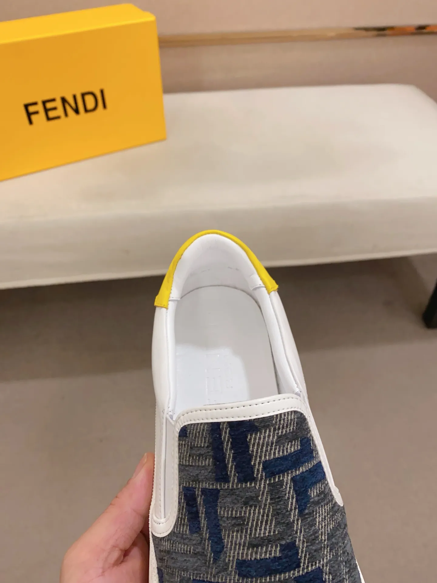 Men's shoes 💰 400💰 (fendi) New style 👊🏻 upper 🇮🇹 imported cowhide fabric 🇩🇪 lining imported sheepskin lining. The original outsole is molded to highlight the identity of every man, and the upper foot is elegant and stable🚶🏻🚶🏻The high-end custom counters reproduce the original version📯No matter the wind or rain, the shoe last remains unchanged and can withstand the verification of time🔍️,🔵 Size: 38-44
